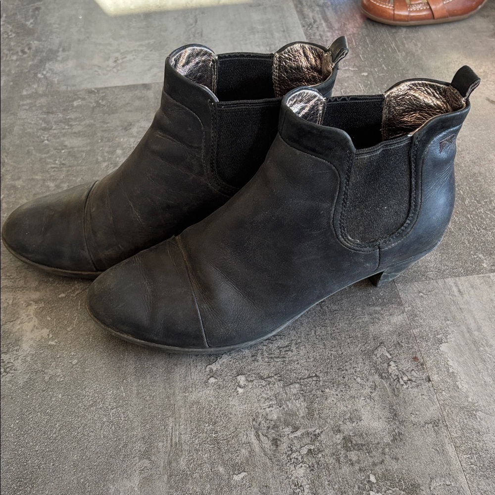 Camper Black Sole Ankle Boots
